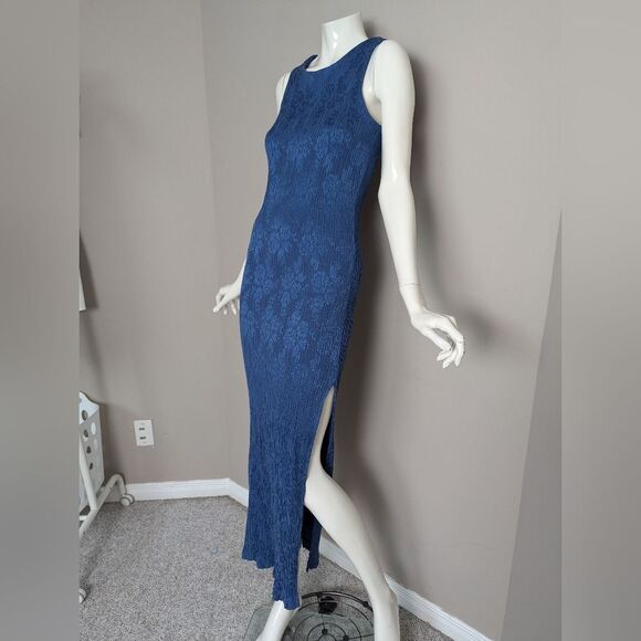 90s Minimalist Maxi Dress – Crinkled Fabric, Rose Pattern, Slit, Size XS/S, Sava - Picture 1 of 10